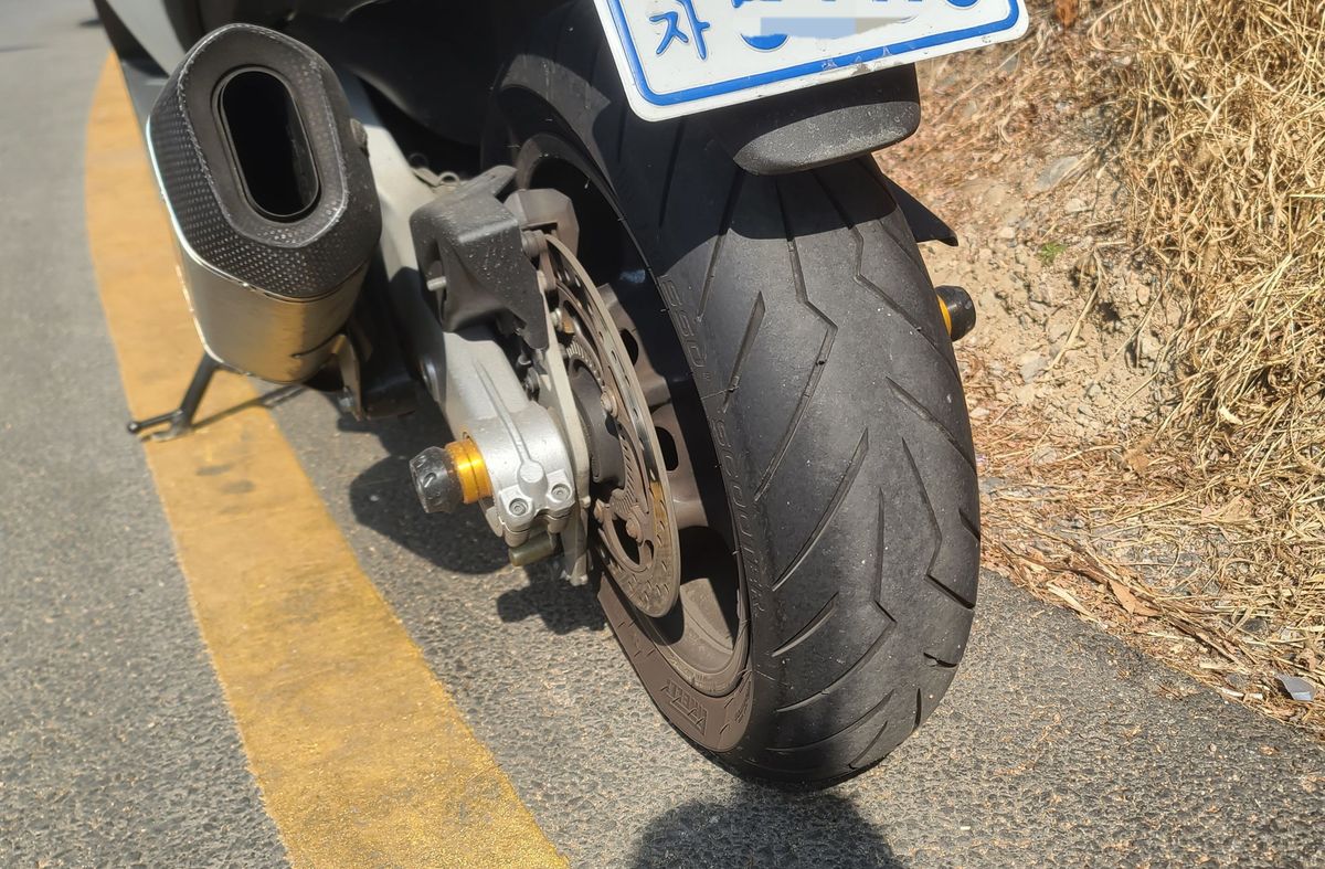 아프릴리아 SRV 850 9
