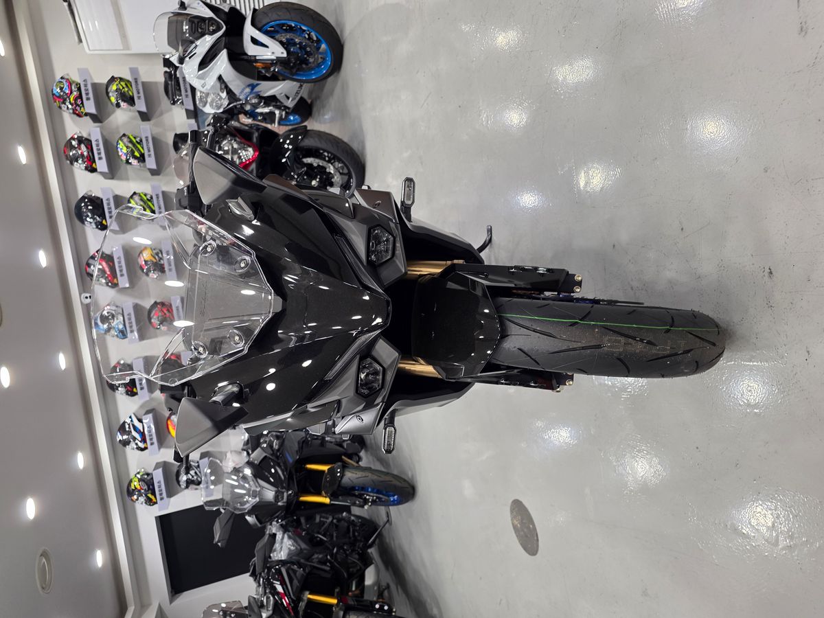 스즈키 GSX S 1000 GT 6