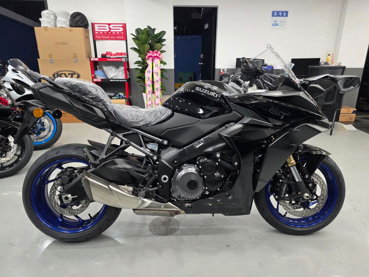 스즈키 GSX S 1000 GT 8