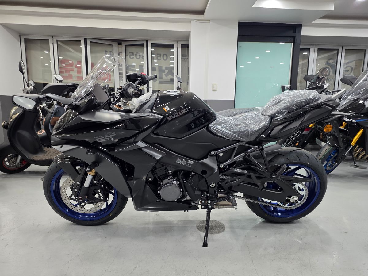 스즈키 GSX S 1000 GT 10
