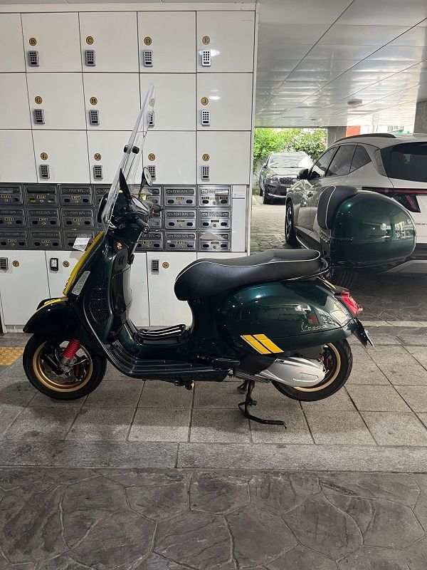 베스파 GTS 300 슈퍼 레이싱 식스티 main