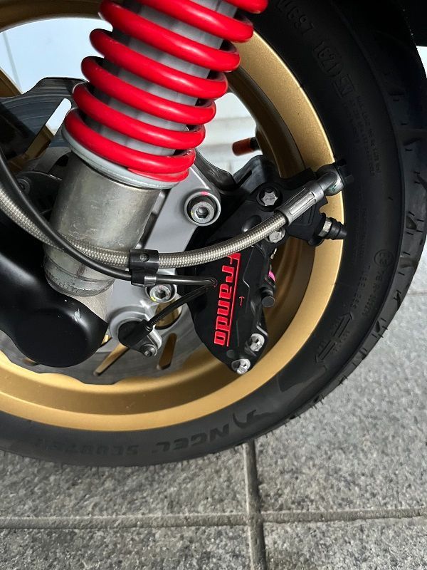 베스파 GTS 300 슈퍼 레이싱 식스티 7