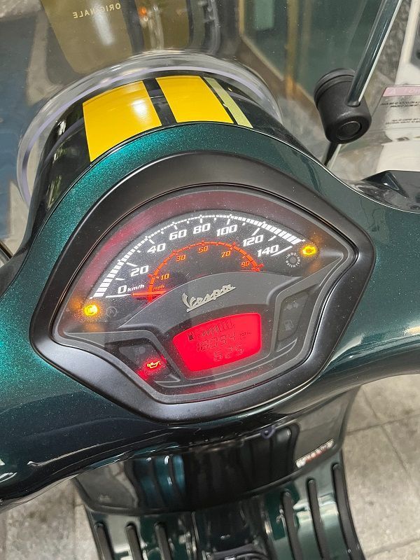 베스파 GTS 300 슈퍼 레이싱 식스티 11